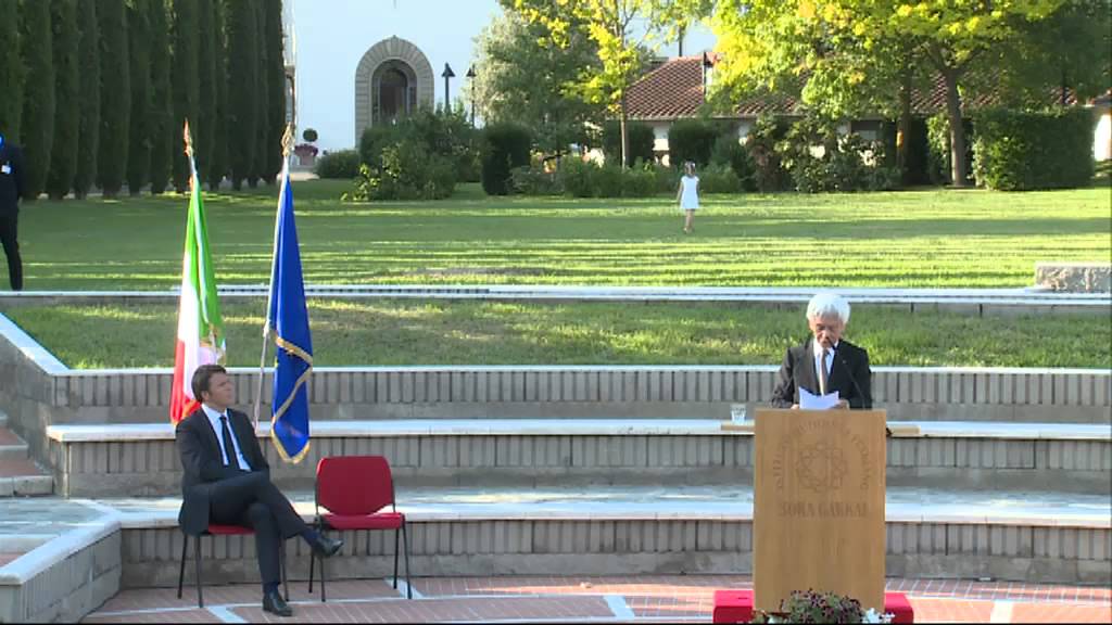Firenze, Renzi visita il Centro culturale dell’Istituto Buddista Italiano Soka Gakkai