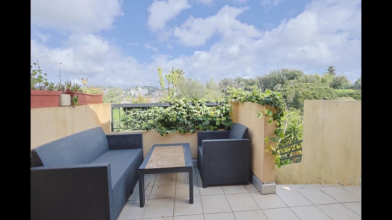 🌴 2P avec terrasse, piscine et parking – Résidence sécurisée sur les hauteurs de Vallauris