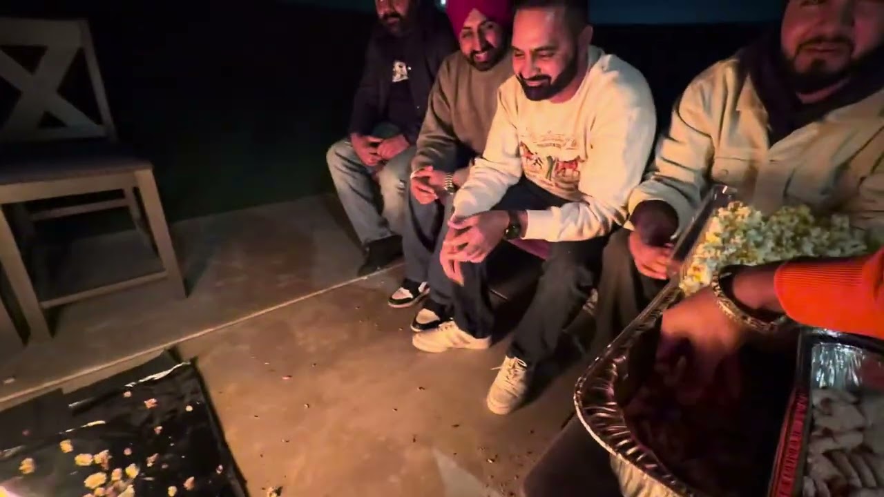 Celebrating Lohri in USA 🇺🇸 | Desi Vibes, Bonfire & Fun moments with friends 🔥 | Varas Virk Vlogs