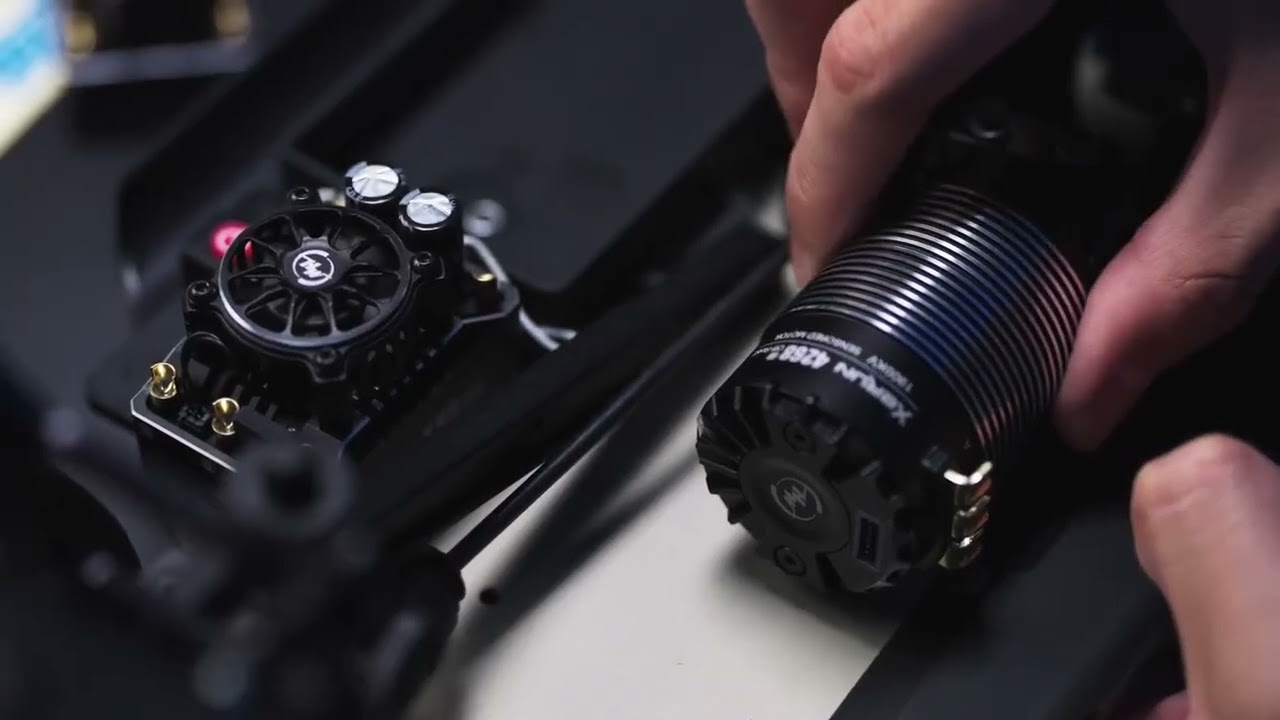 Unmatched Precision! ⚡️ HOBBYWING XeRun XR8 PRO G3 & G3 Motor — The Ultimate 1/8th Setup! 🏎️🔥