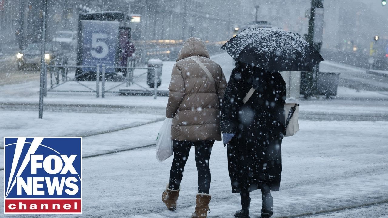 'KINDA SUCKS': Indianapolis gets massive snowstorm