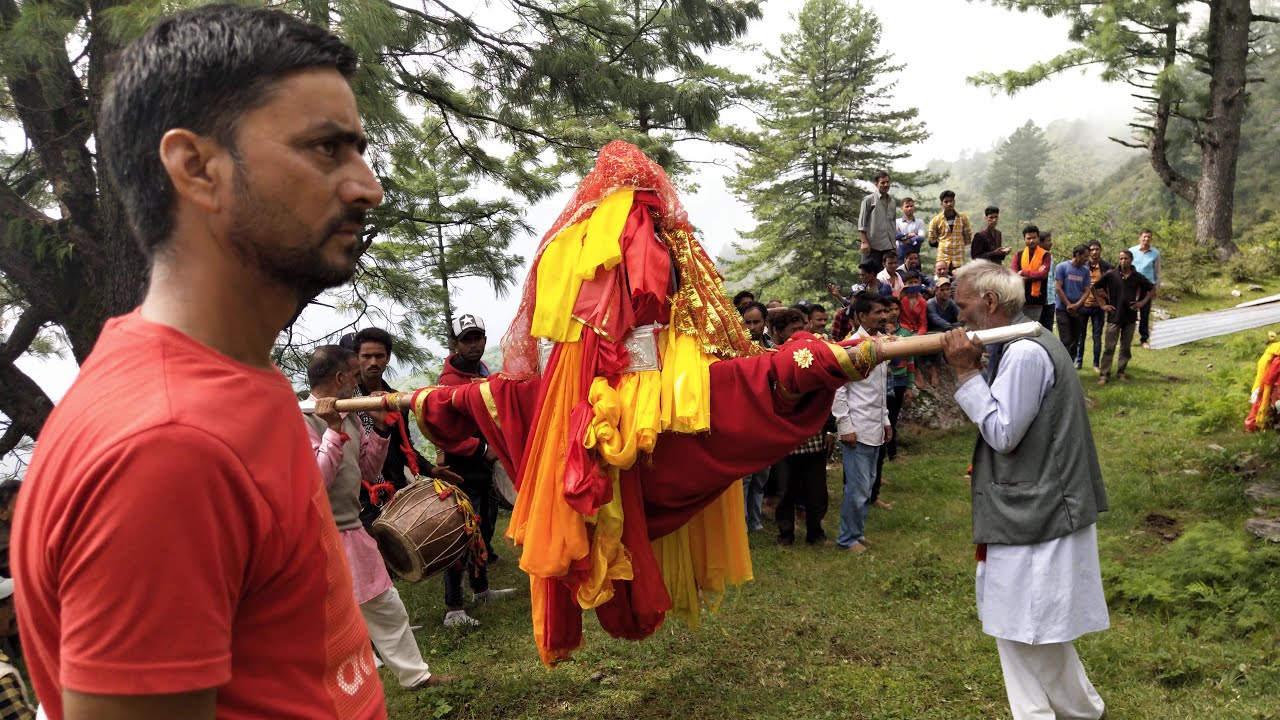 भगवान कंडार देवता की चमत्कारी डोली