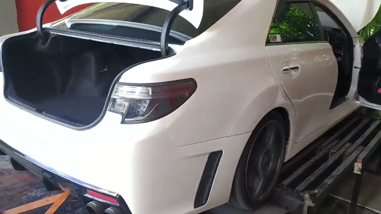 TOYOTA MARK X DYNO PULL. POP, BANGS AND CRACKLES IN JAMAICA.