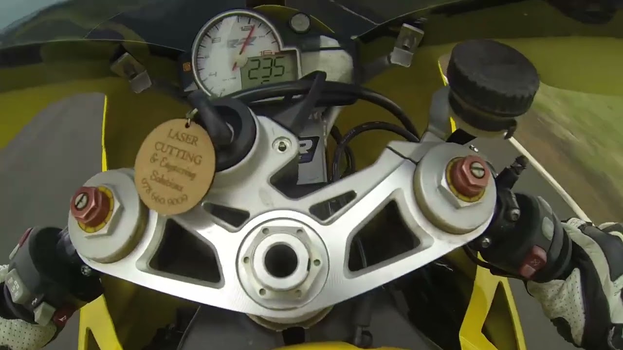 BMW S1000RR Stuck In Traffick | Red Star Raceway