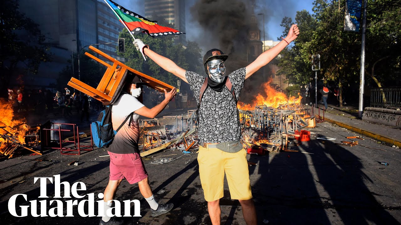 Protesters in Chile clash with riot police amid growing unrest
