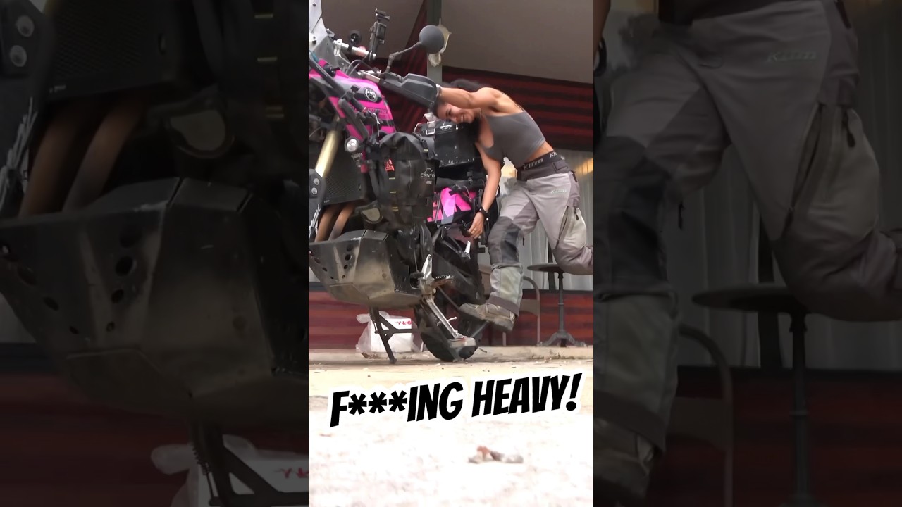 It&rsquo;s so f***ing heavy!😳#yamaha #t&eacute;n&eacute;r&eacute;700 #yamahatenere700 @MarcTravels @fernanda4ever #marctravels
