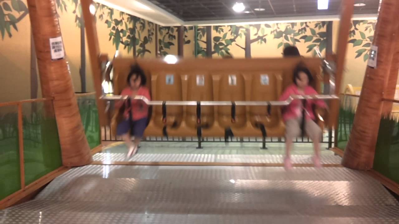 高雄義大遊樂園裡面的兒童大怒神