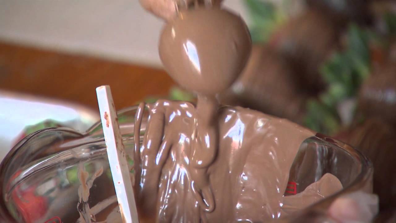 Chocolate Covered Strawberry Cafe | Tennessee Crossroads | Episode 2814.1