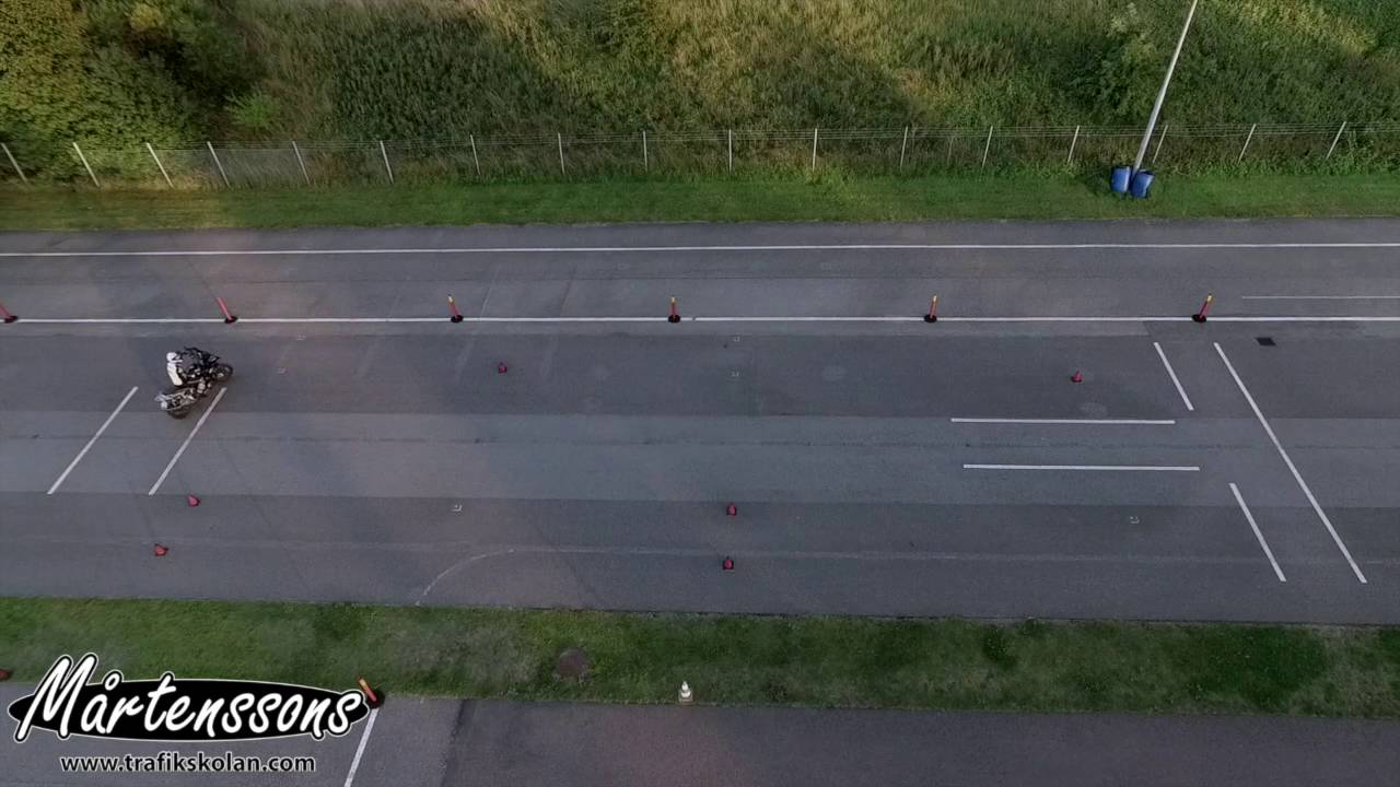 Manöverbanorna för motorcykel