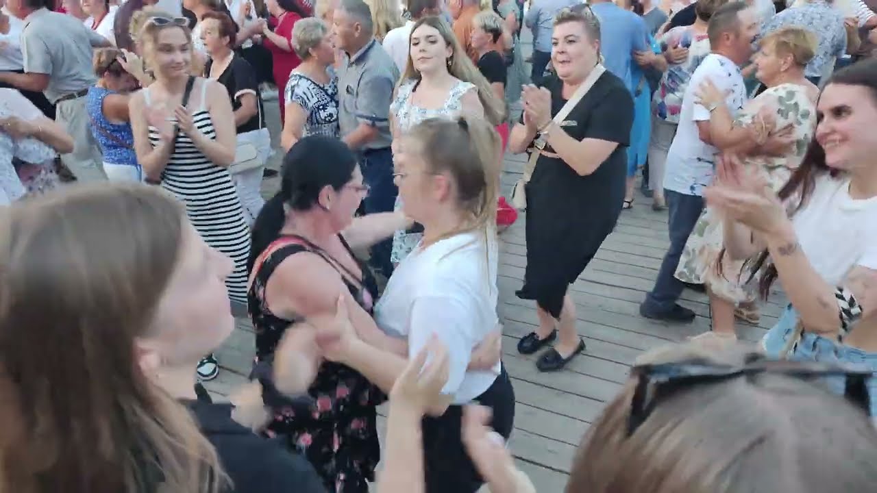 15 sierpnia 2025 Mnóstwo nowych PAR bawi się na Ludowej Dożynkowej ZABAWIE w POTWOROWIE 