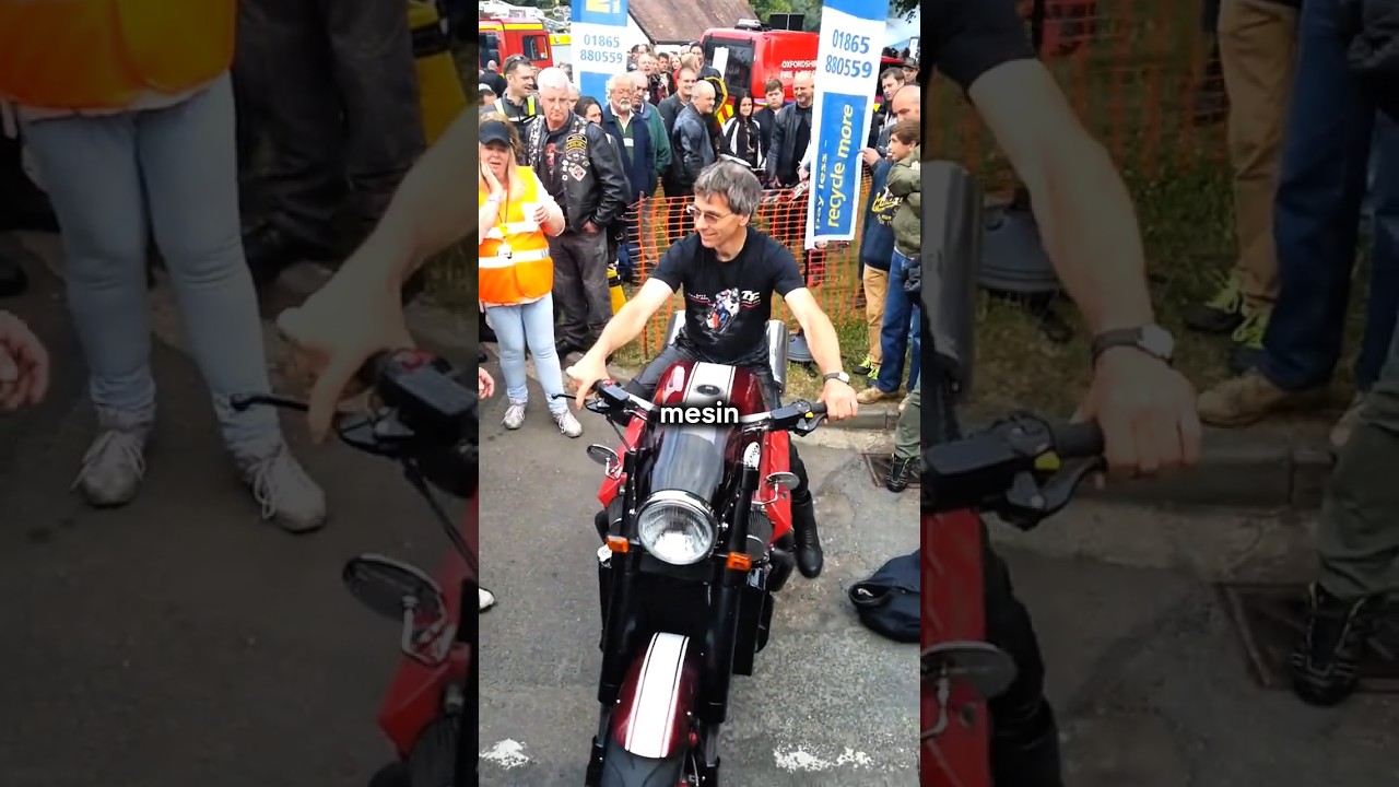 Pria Ini Bikin Motor Pake Mesin Mobil (V10)