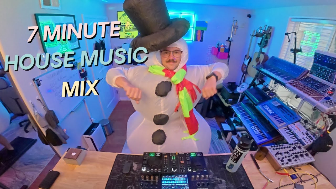 The hottest house music set ever played by a frozen DJ