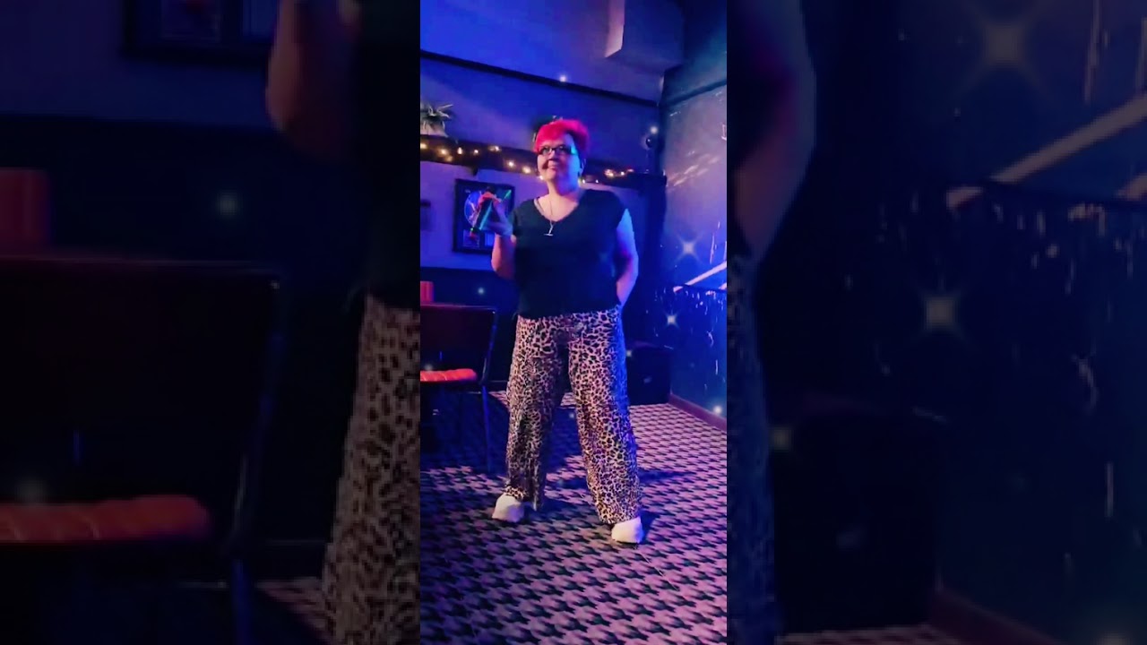 Singing hallelujah in the horseshoe glasgow