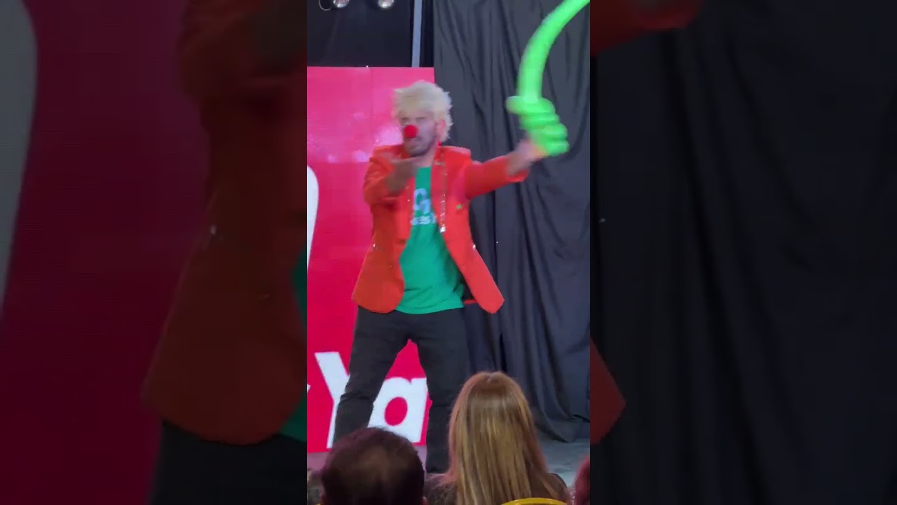 Clases de globolog&iacute;a con el payaso Maucci