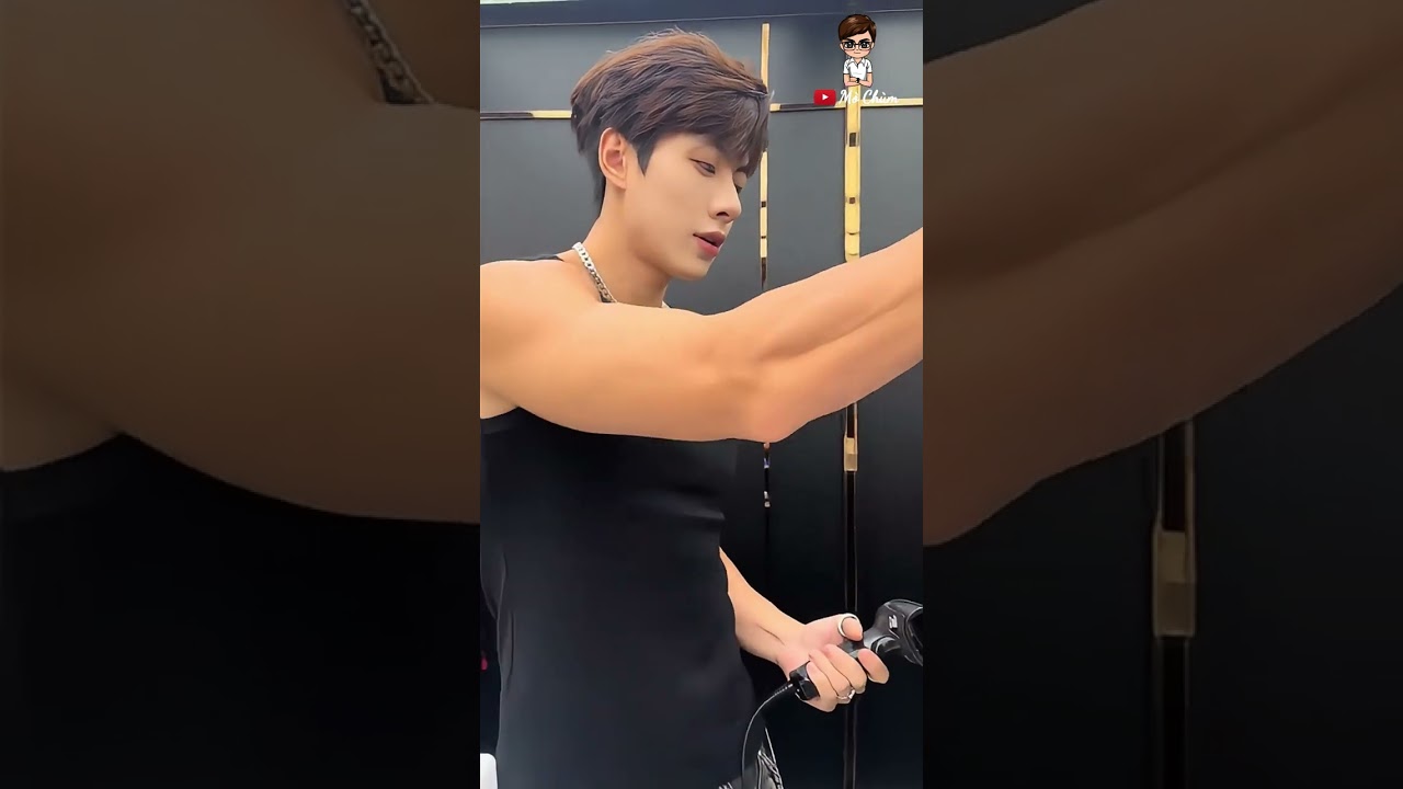 Sơ Hở L&agrave; Bị Check VAR Body 6 M&uacute;i Liền