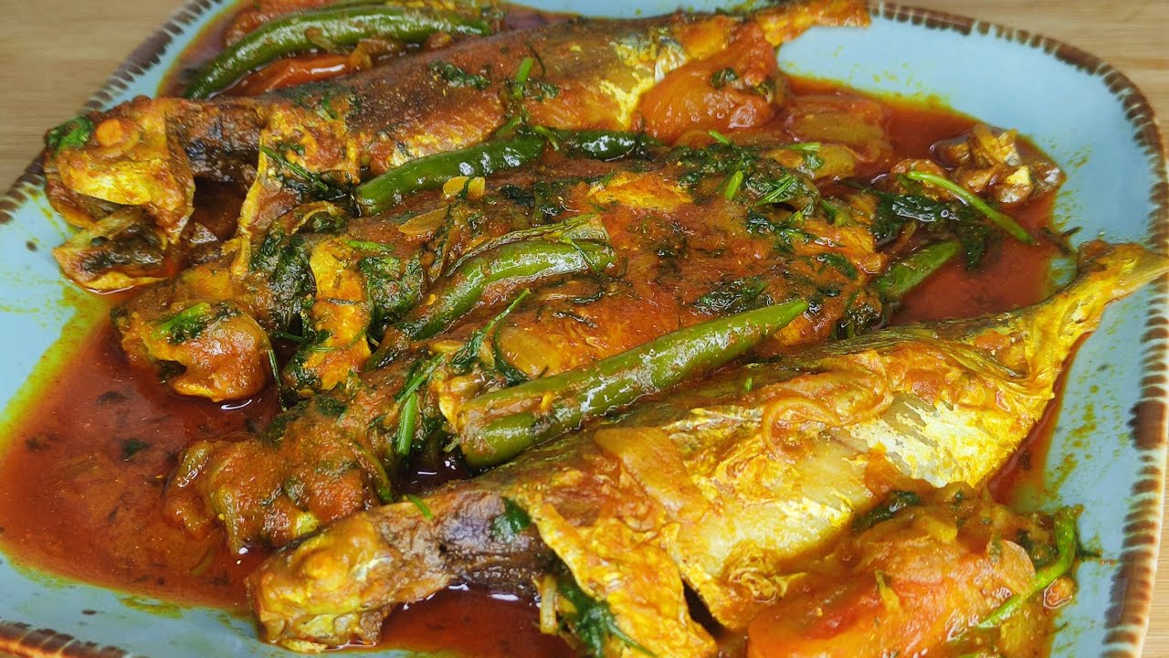 চট্টগ্রাম হোটেল স্টাইলে সামুদ্রিক মাছ সুরমা রান্না।। মাছ ভুনা রেসিপি।। How to cook fish cirry Recipe