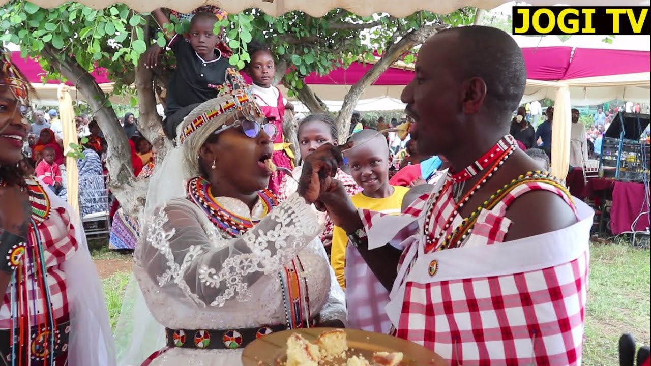 FATMA  WEDS  KIAMA IN A BEAUTIFUL MAA TRADITIONAL WEDDING