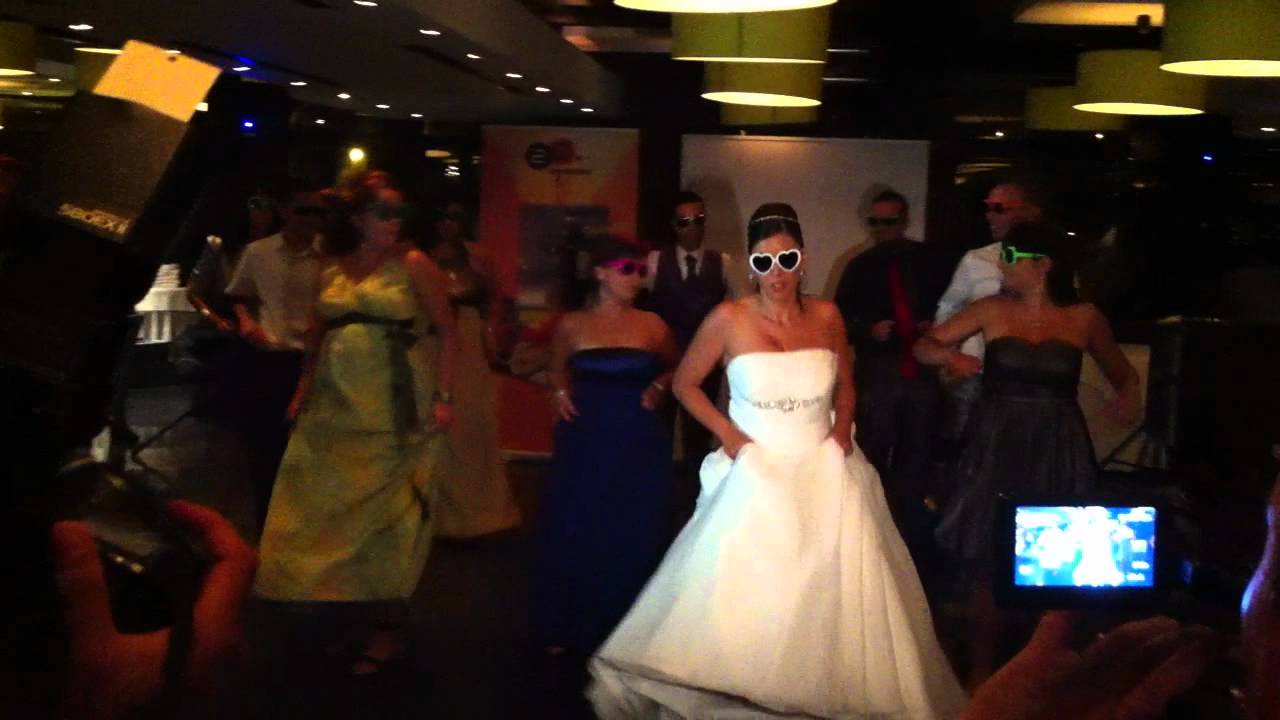 INESPERADO BAILE SORPRESA BODA LORENA Y ROBERTO (13-8-11) GALICIA (VIGO)