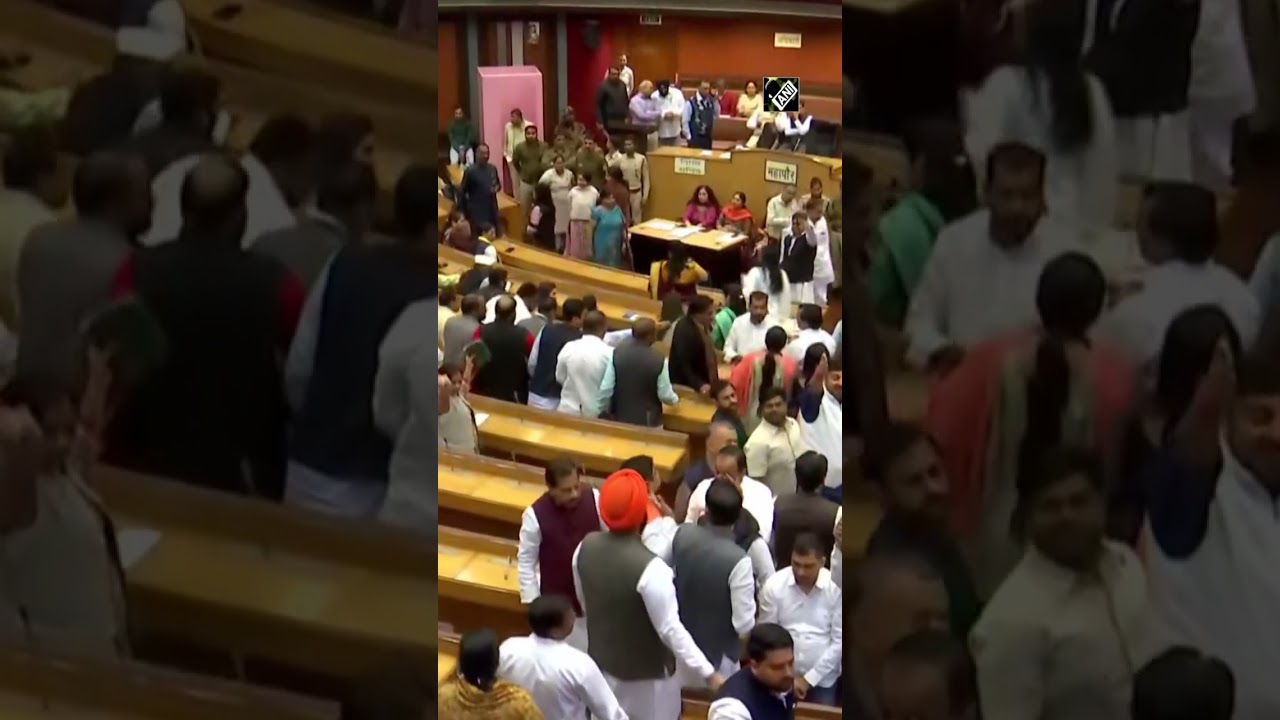 MCD Polls: BJP Councillors raise slogans ahead of MCD Standing Committee Election