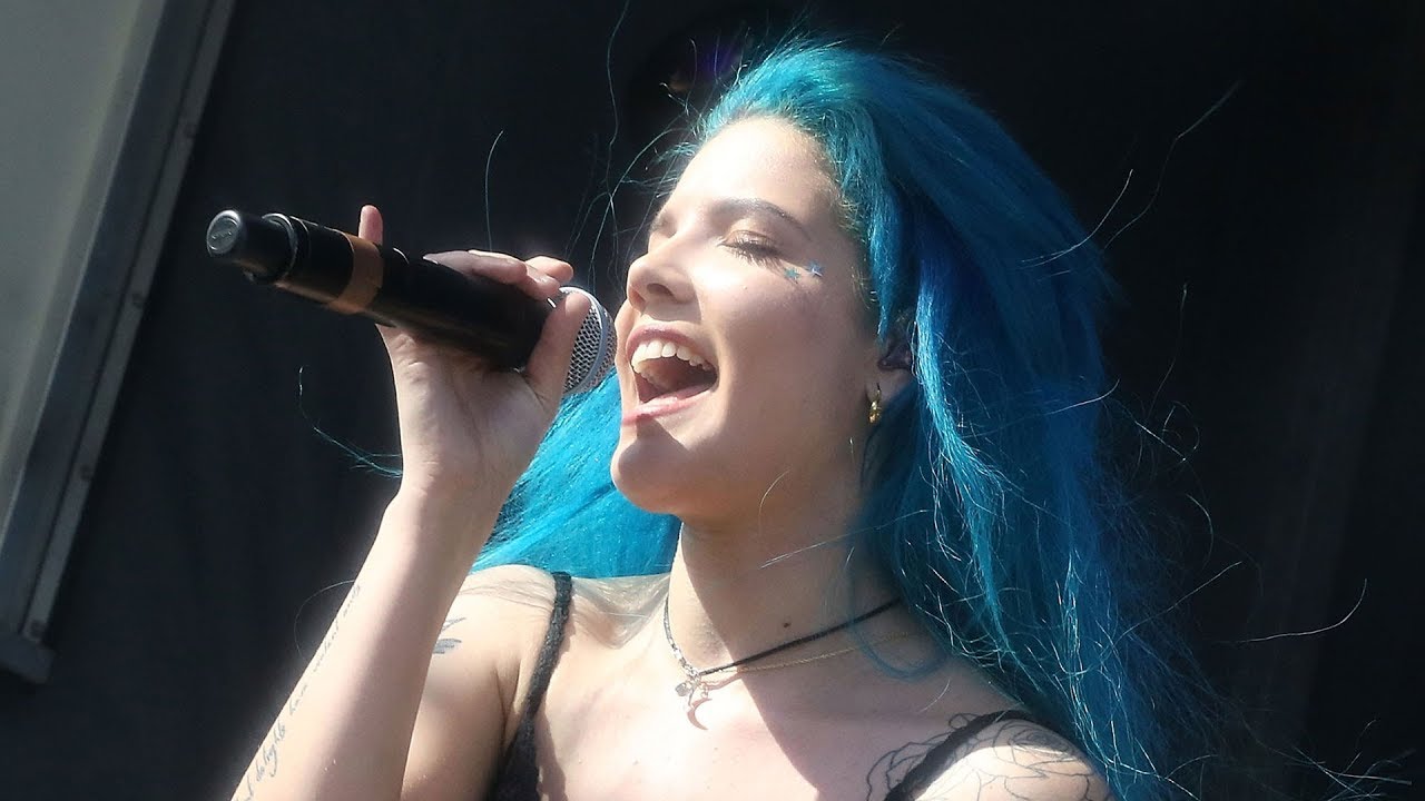 12 Moments in Halsey's Hair Evolution