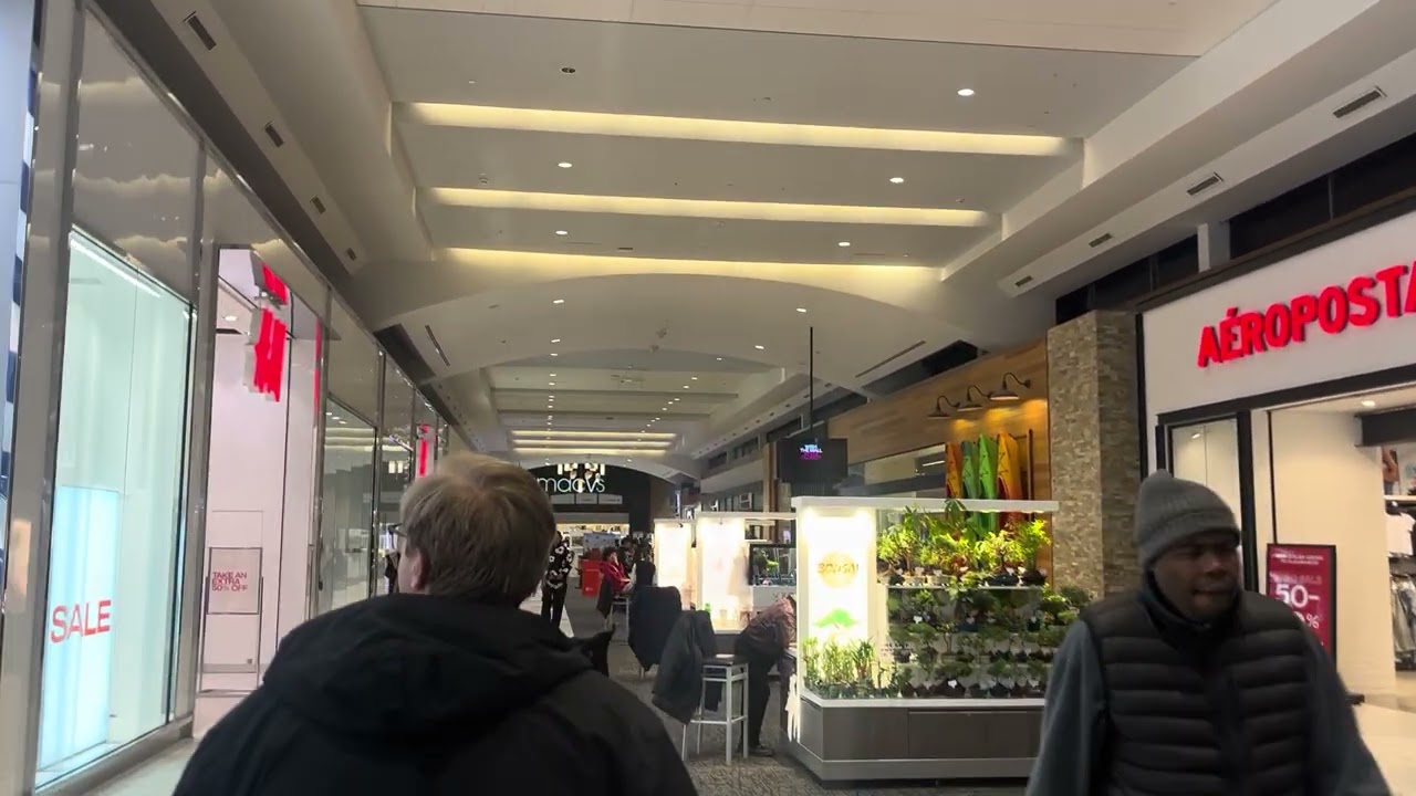 Walking around Smith Haven mall, Lake Grove NY(3)
