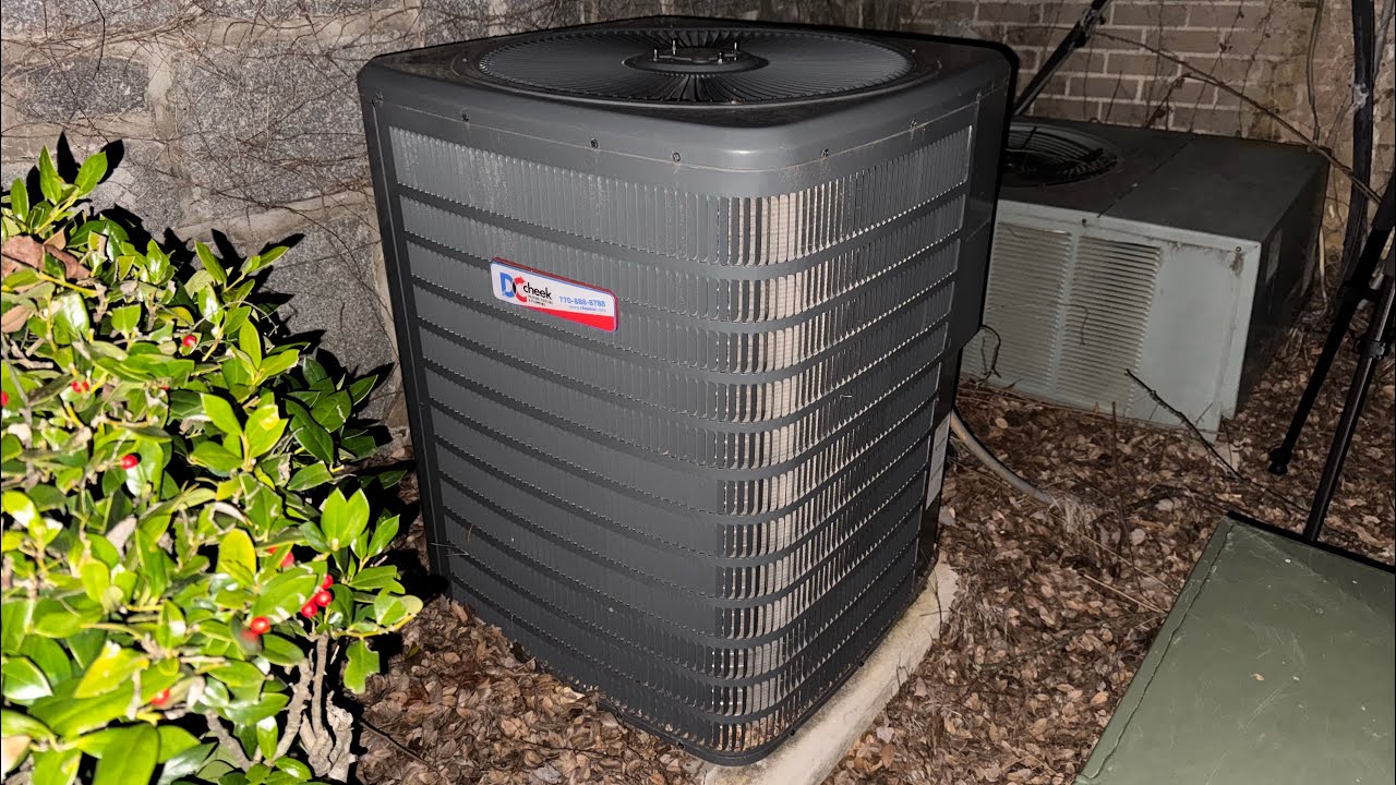 Obnoxious 2022 Goodman GSZ14 Heat Pump - Full Defrost Cycle