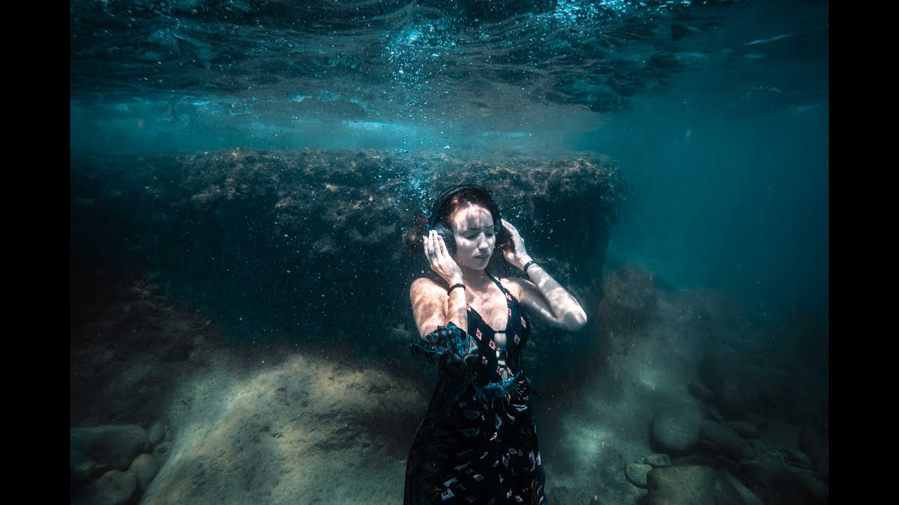 Dj Liz levi - In the middle of the sea