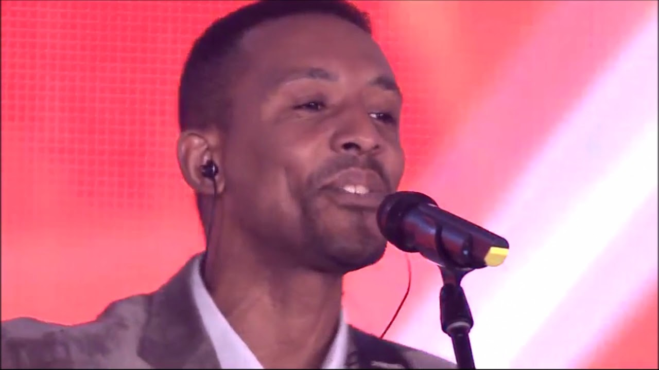 Daniel Souza - Medley de Alegria - DVD 20 Anos Frutos do Espírito - Vídeo Oficial