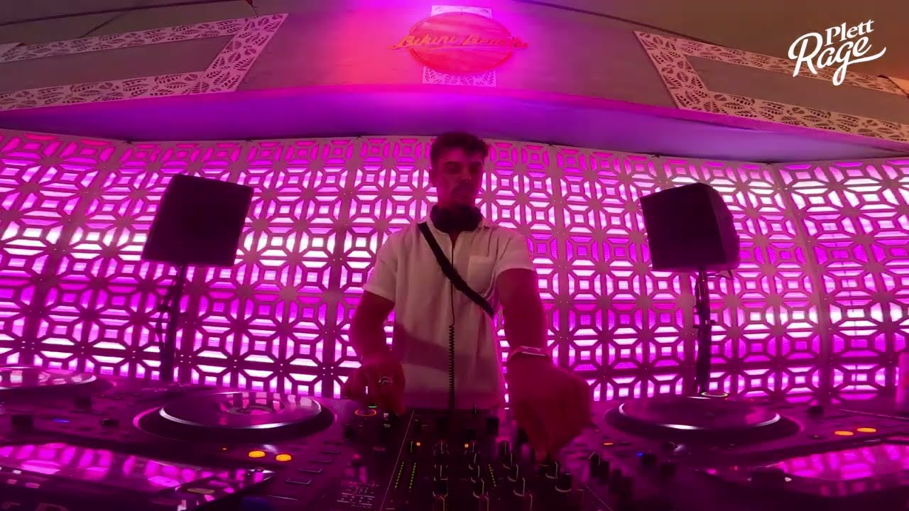 Ethan Douglas Live at Plett Rage 2022, Bikini Beach