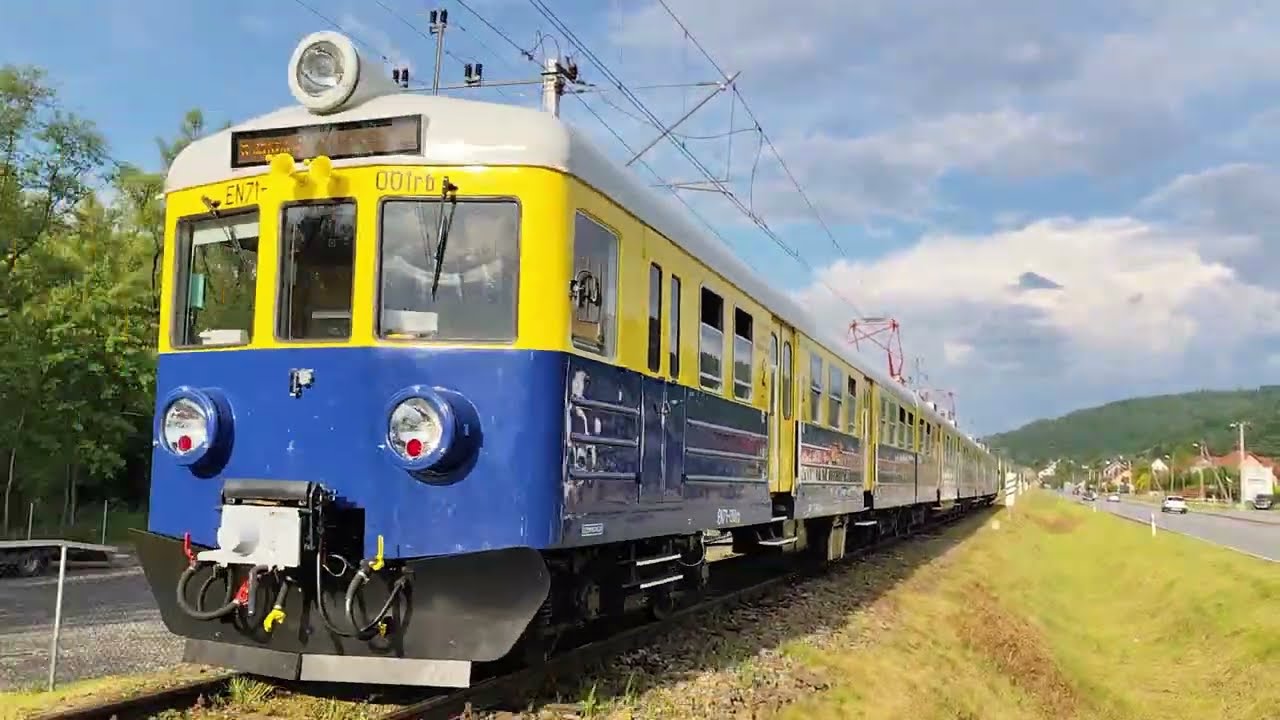Historyczne barwy EN71 001. Klasyk na kolei. W pogoni za wrażeniami. Hucisko-Sucha Beskidzka.