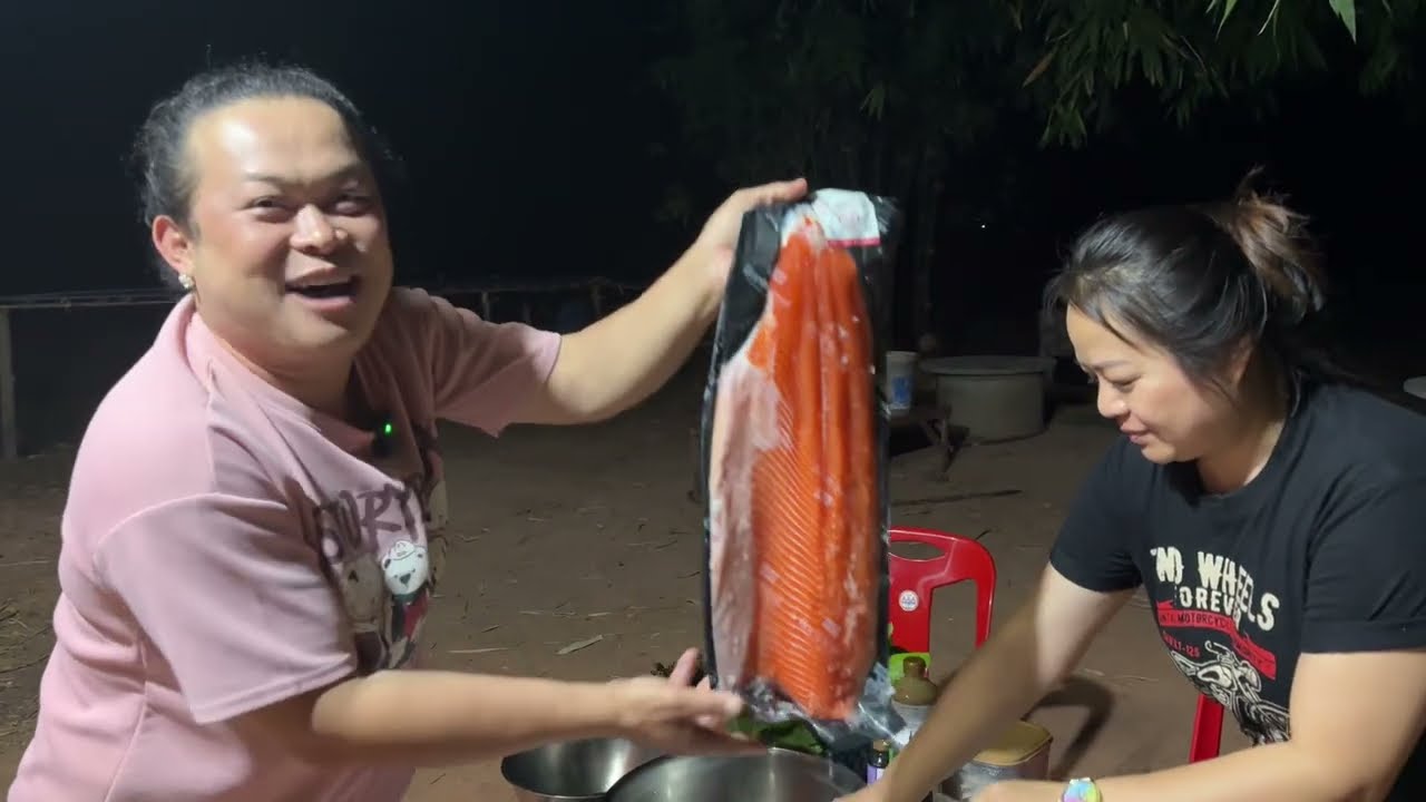 ไม่คิดว่าจะมีเซอร์ไพส์ใหญ่ขนาดนี้ พี่หนุ่ยพี่มรซื้อสิ่งนี้มาฝาก ทั้งครอบครัวดีใจสุดๆเมื่อได้ชิม