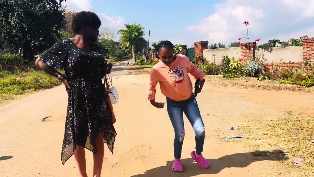 Tinoswatudzana tichifamba