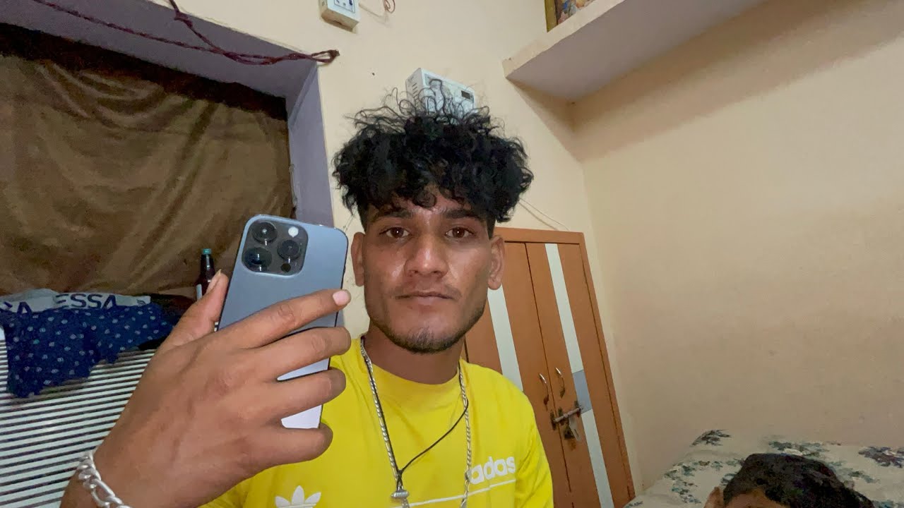 Baal kese kra liye 🤣 or new iphone 📱 