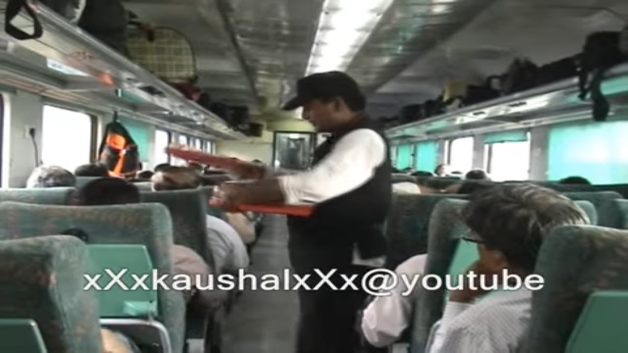 Inside New Delhi Lucknow Swarn Shatabdi (12004 Down), a complete journry-meals on wheels