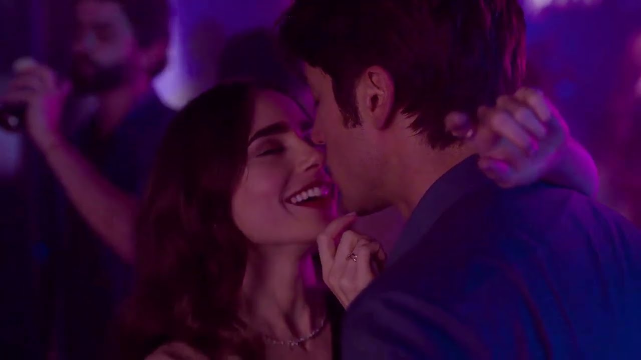 Emily In Paris | All Kissing Scenes | Season 1 | Emily (Lily Collins) and Gabriel | Timothee