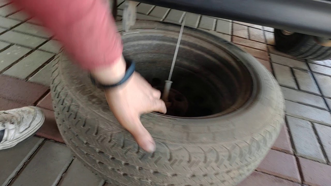 Volkswagen Sharan 7M rezervní pneu