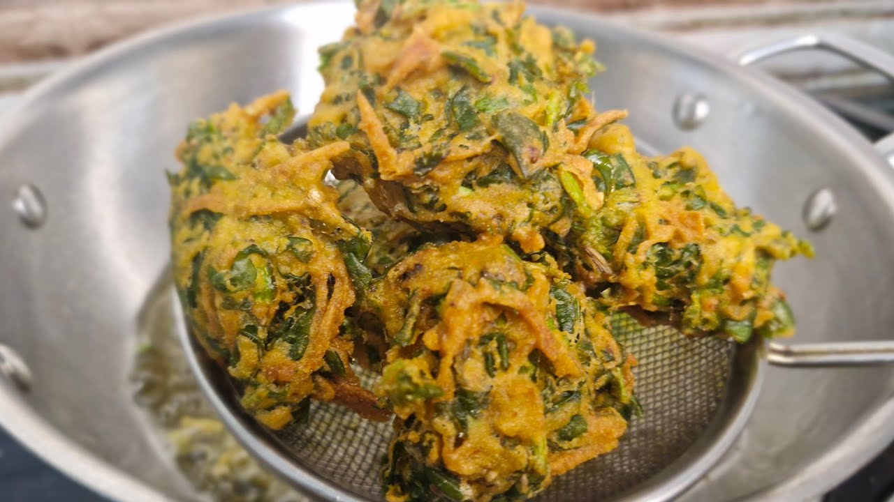 इस  रमजान नए तरीके से  pakore बनाए | रेसिपी सब पूछ कर जाएंगे |❤️ Aalu palak ke crispy tasty pakore