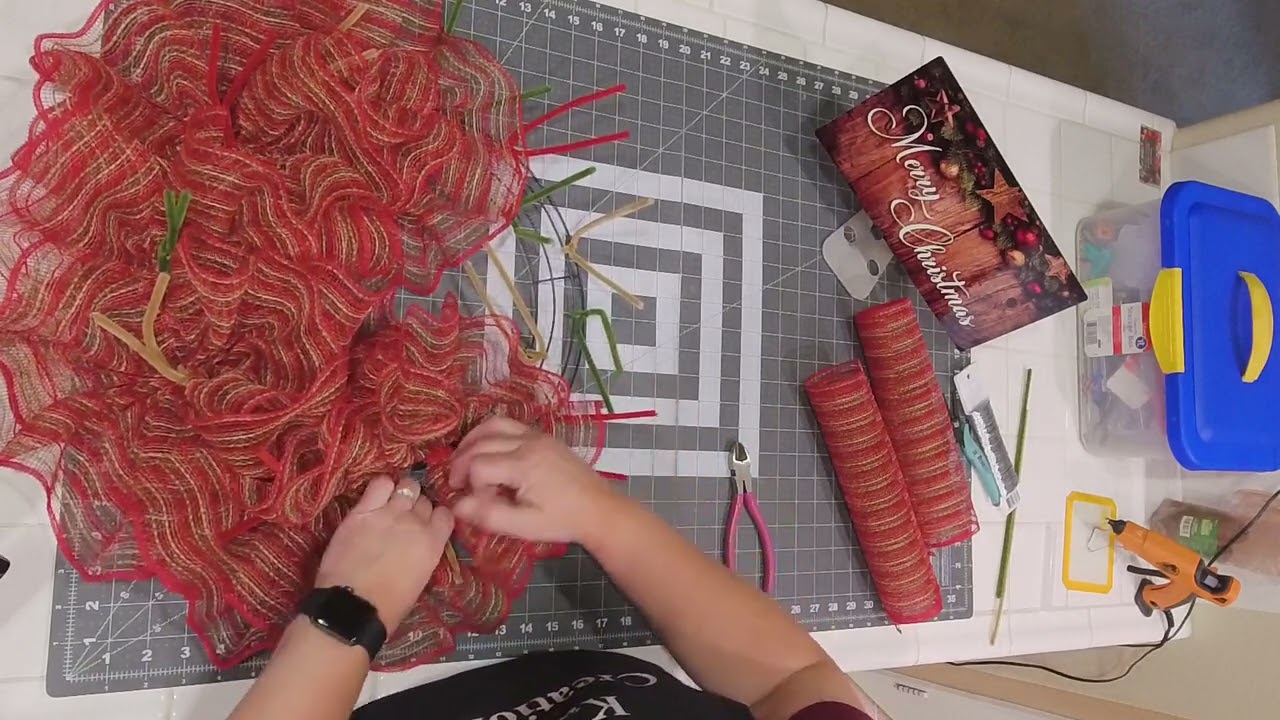 How to Make a Country Merry Christmas Wreath Tutorial