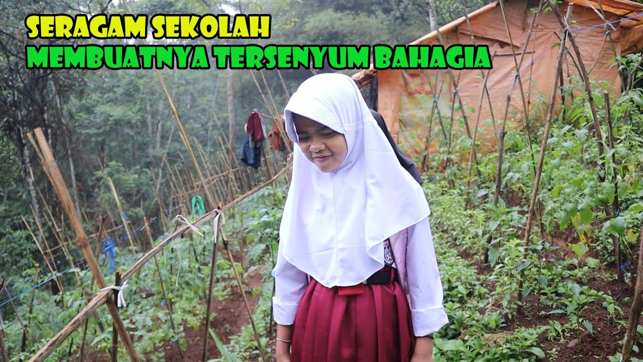 Akhirnya Impian Yang Sudah Pupus, Kini Menjadi Kenyataan. Senangnya Alisa Pakai Seragam Sekolah.