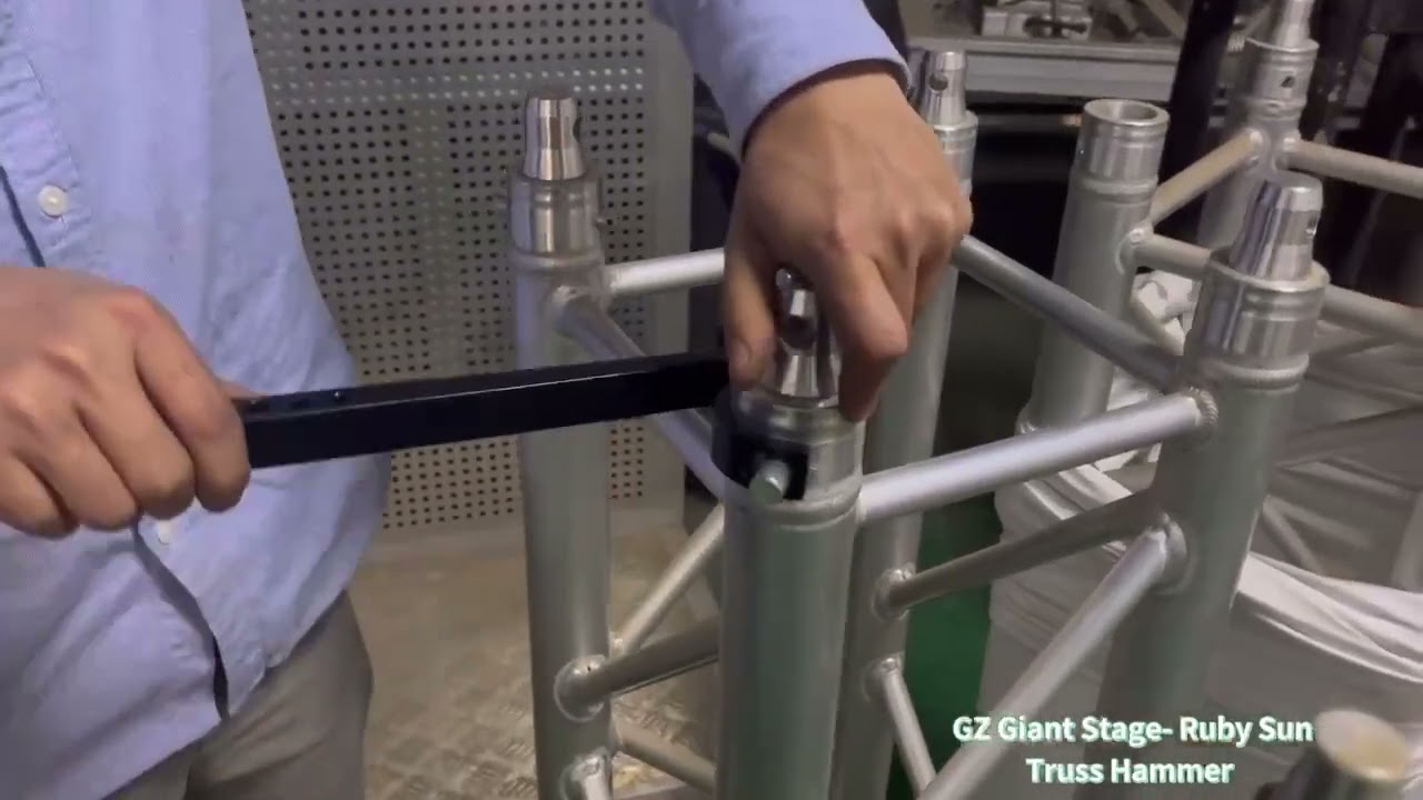 Truss Hammer Tool with Flight case for pins conical truss