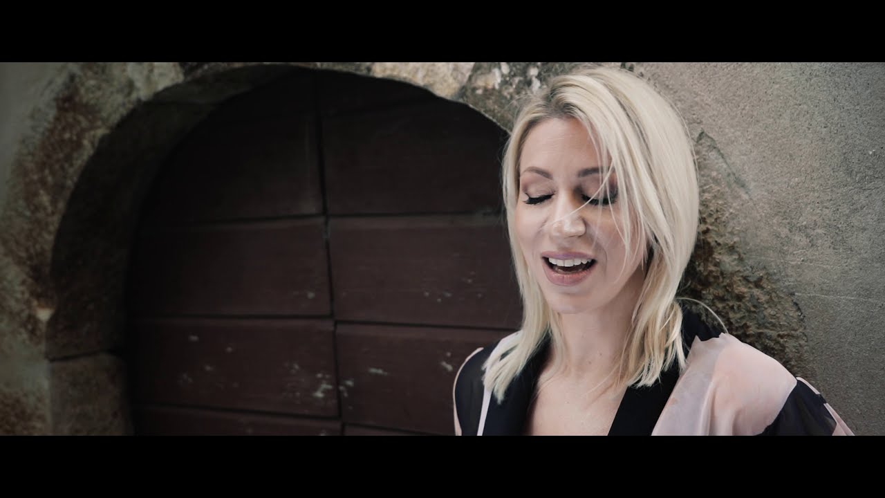 Martina Majerle i klapa Tić - Dajen ti besedu (Official Video)