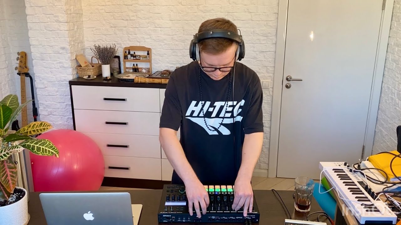 Samotok\\\Live performance on Roland MC-707\\\ part 2