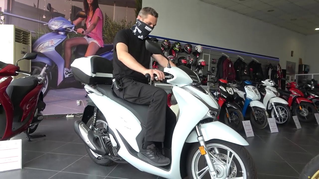 The new 2021 HONDA SH150 scooter review
