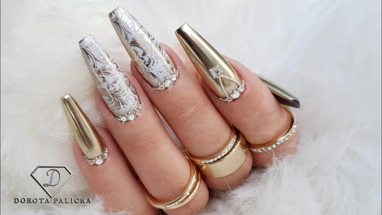 White and Gold Nails. Chrome powder nails. Fiber gel rebalance with Swarovski crystals. Nails trends
