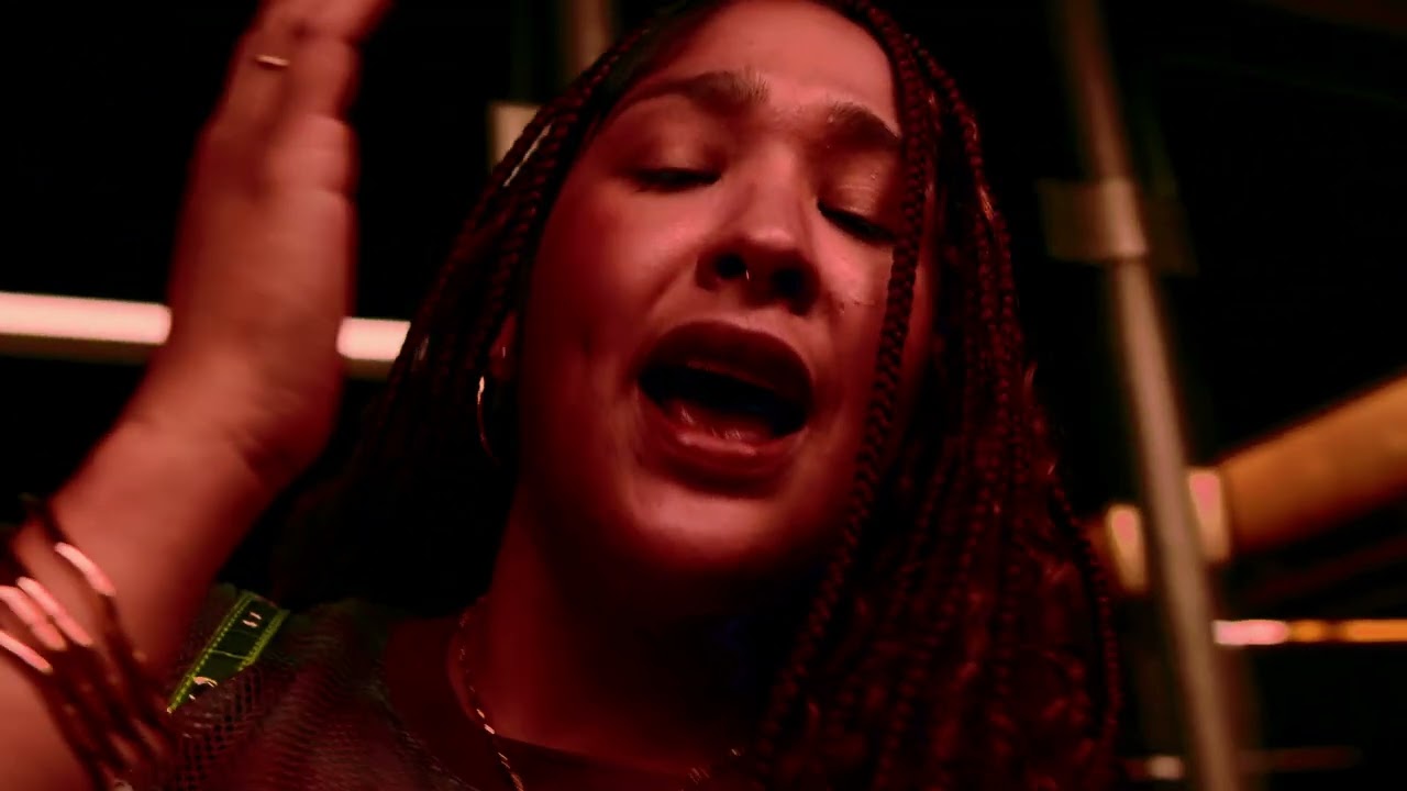 Mariame - Never Let Me Go (Official Music Video)