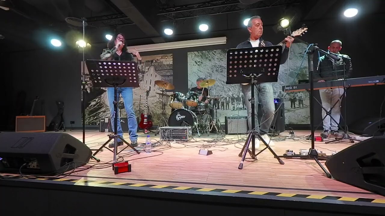 Wonderful Tonight - Marta & The Burinots