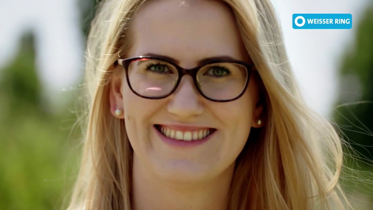 Kerstin - Junge Mitarbeiterin beim WEISSEN RING (Interview)