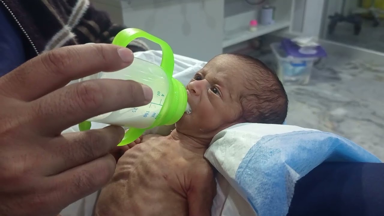 Calm & Happy Baby During Bottle Feeding | Best Feeding Practices