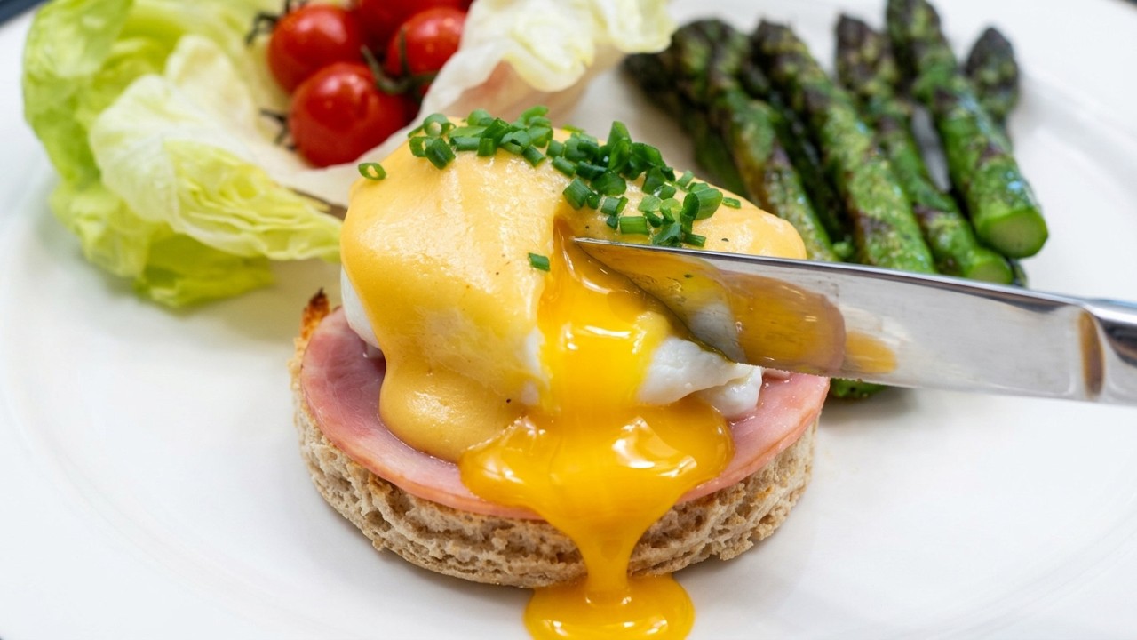 How to make a tasty Eggs Benedict