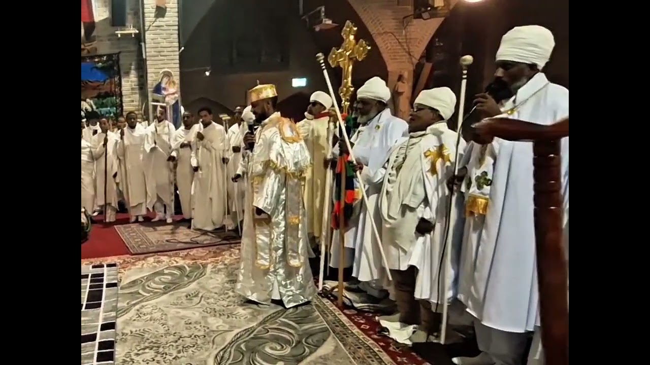 ምልጣንዘዜማ፦ውእቱኢየሱስክርስቶስ፤ዘሎቱሰብአሰገልሰገዱሎቱ፤አማን፤መንክርስብሐተልደቱ።